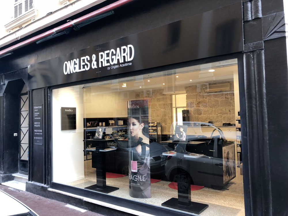 Vitrine Ongles Académie